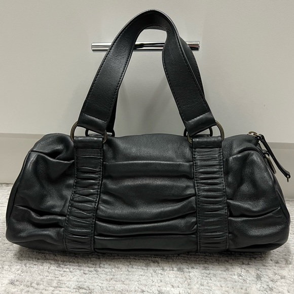 Cynthia Rowley Black Leather Barrel Bag - Picture 2 of 14